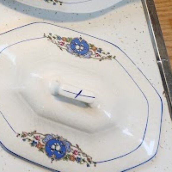 Vintage Martha Washington Covered Floral Vegetable Dish French China - Picture 6 of 6